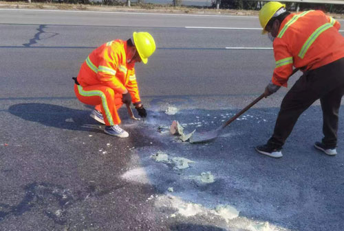 达日公路下沉注浆加固